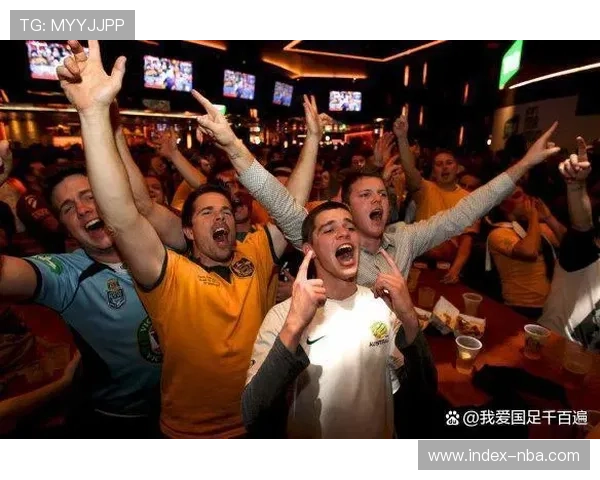 尼科-帕斯梅开二度，科莫球迷客场狂欢