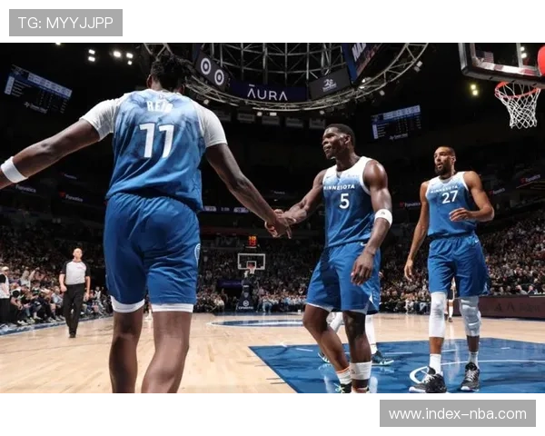 森林狼三连败惨跌三位，爱德华兹空砍38分